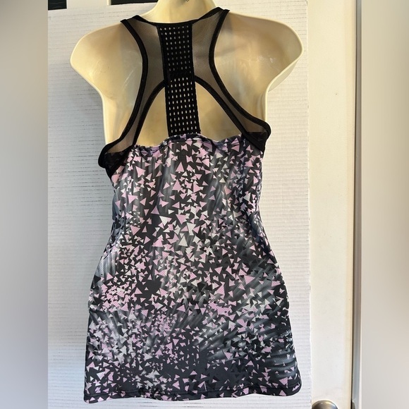 Athletic EVCR women’s ventilated tank top in size Medium.  J15 - Picture 3 of 9